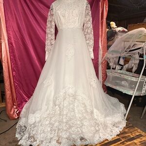 Vintage Elegant White Lace Wedding Dress